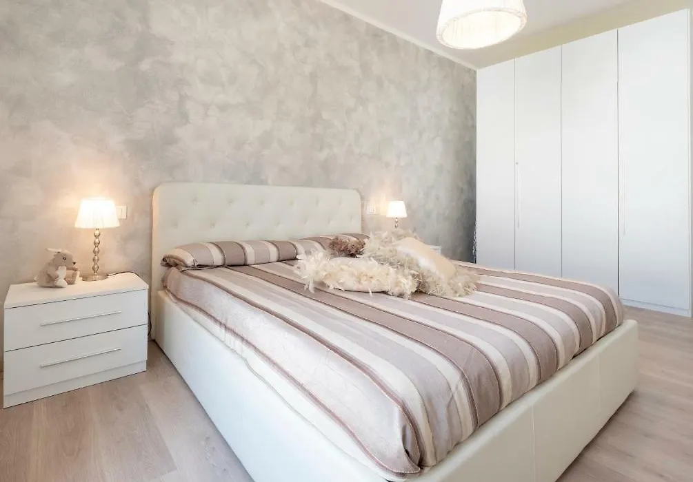 Nice & Cozy Apartment-1