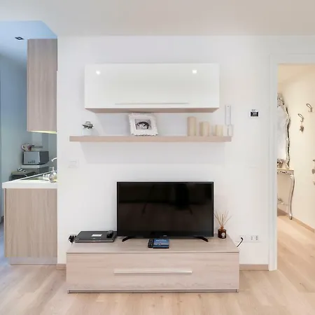 Nice & Cozy Apartment-2